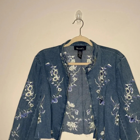 VTG Denim & Co. Cottage Core Denim Jacket 
 Blue Floral Embroidered Cotton - Picture 7 of 15